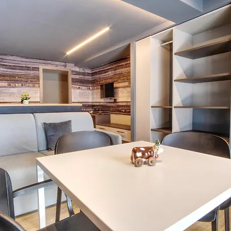 Sui Generis - Urban Apartment