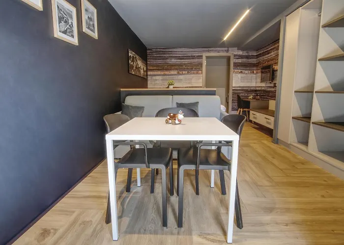 Sui Generis - Urban Apartment *